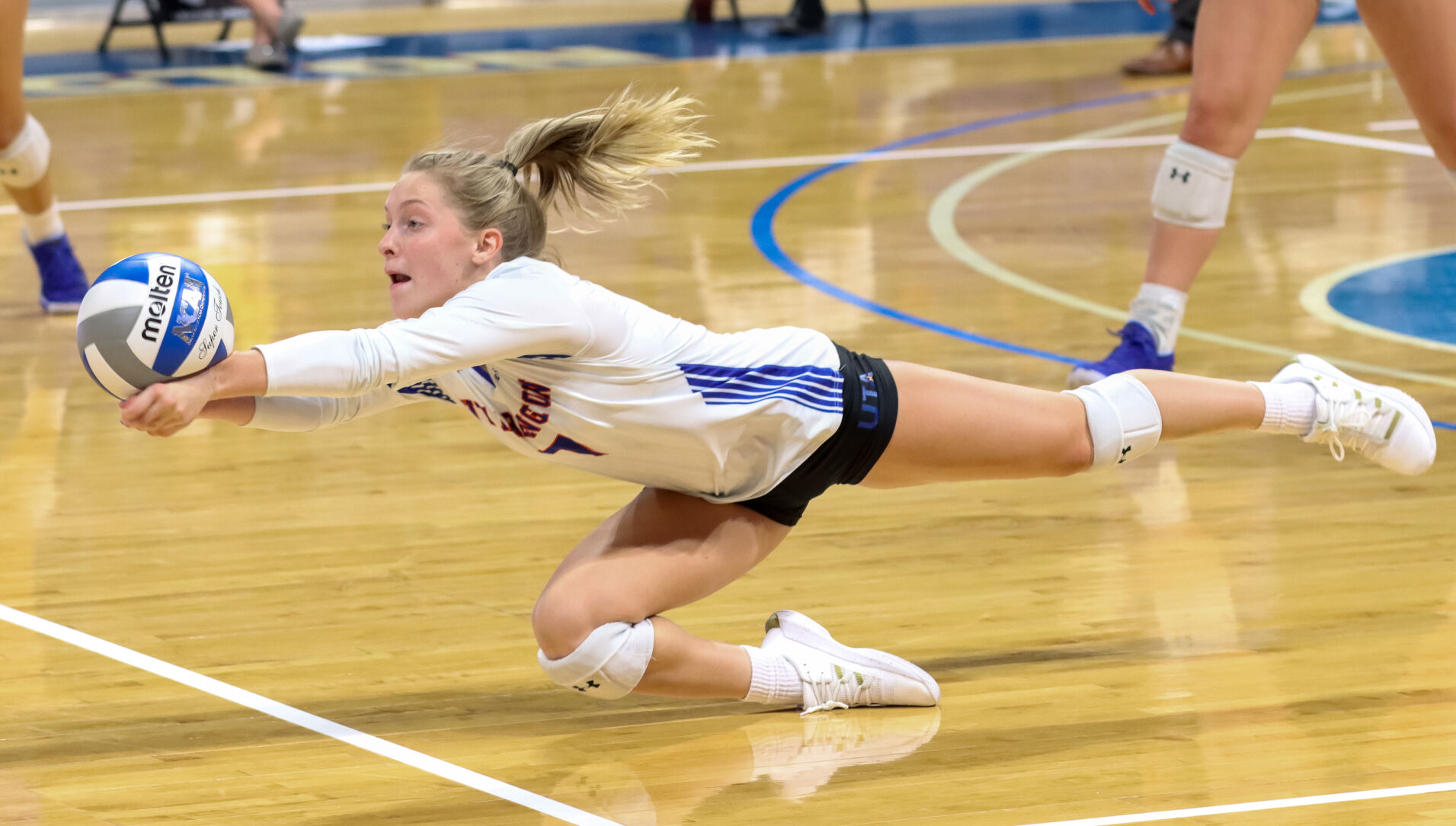 Photos: UTA volleyball wins first home matches against Arkansas State after COVID-19 postponement